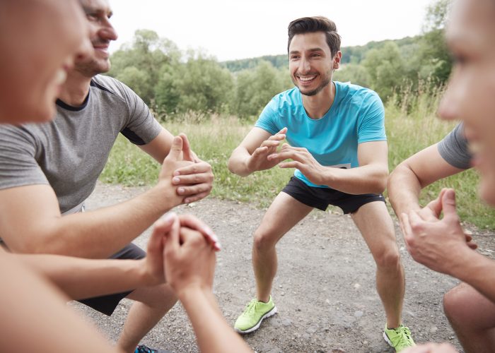 Ateliers collectifs Des sessions d'APA en petits groupes pour favoriser la mobilité, renforcer les muscles et prévenir les douleurs liées aux postures prolongées.